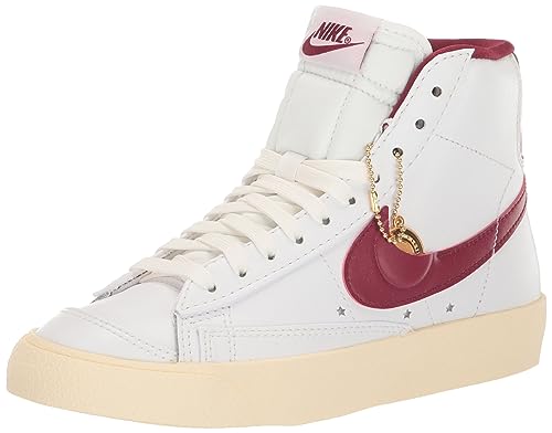 Nike Damen Blazer Low '77 SE Sneaker, Weiß/Team Red-Muslin-MTLC Gold Star, 39 EU