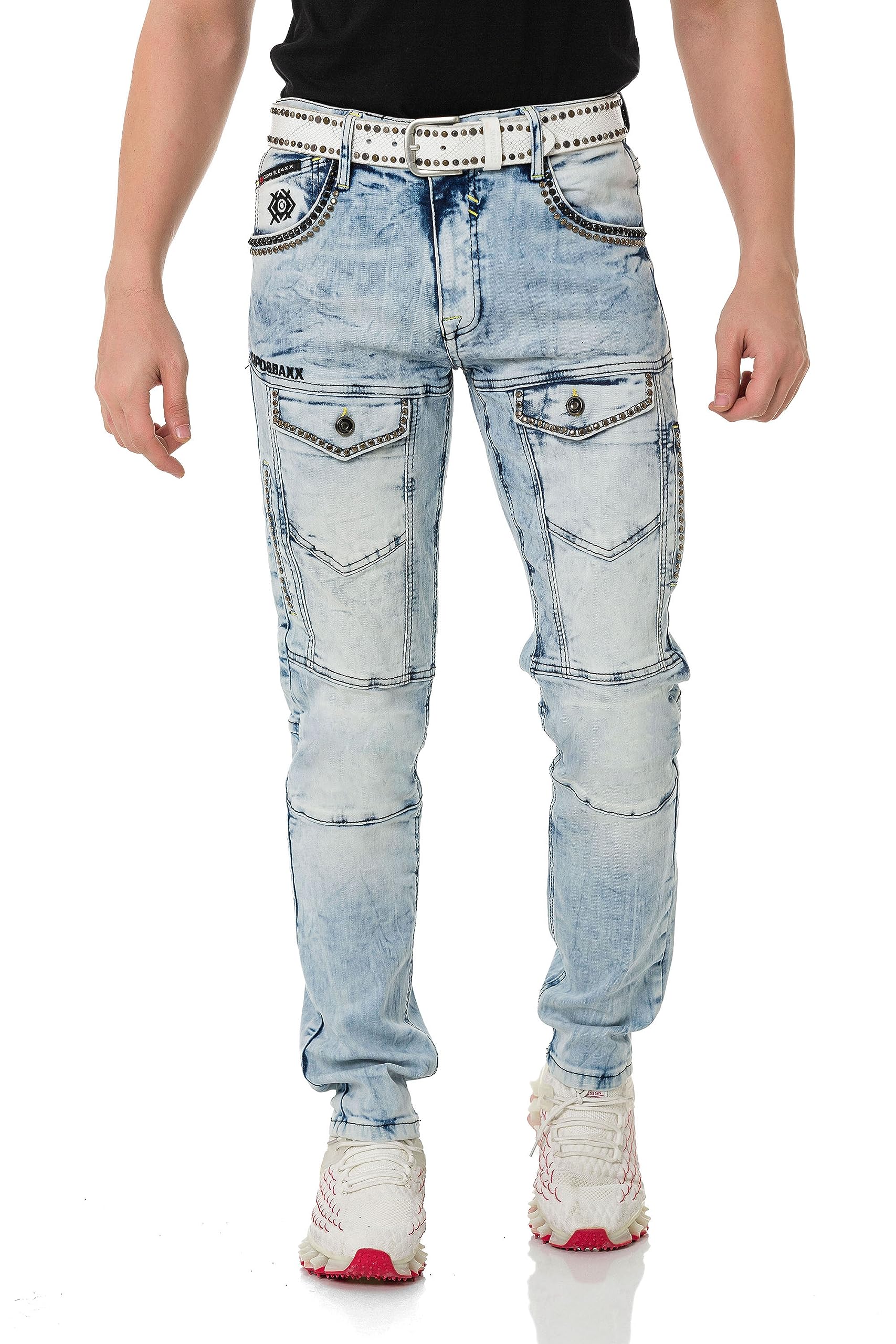 Cipo & Baxx Herren Jeans Hose Regular Fit Bikerhose Nieten Taschen Denim Freizeithose CD810 Hellblau W32 L34