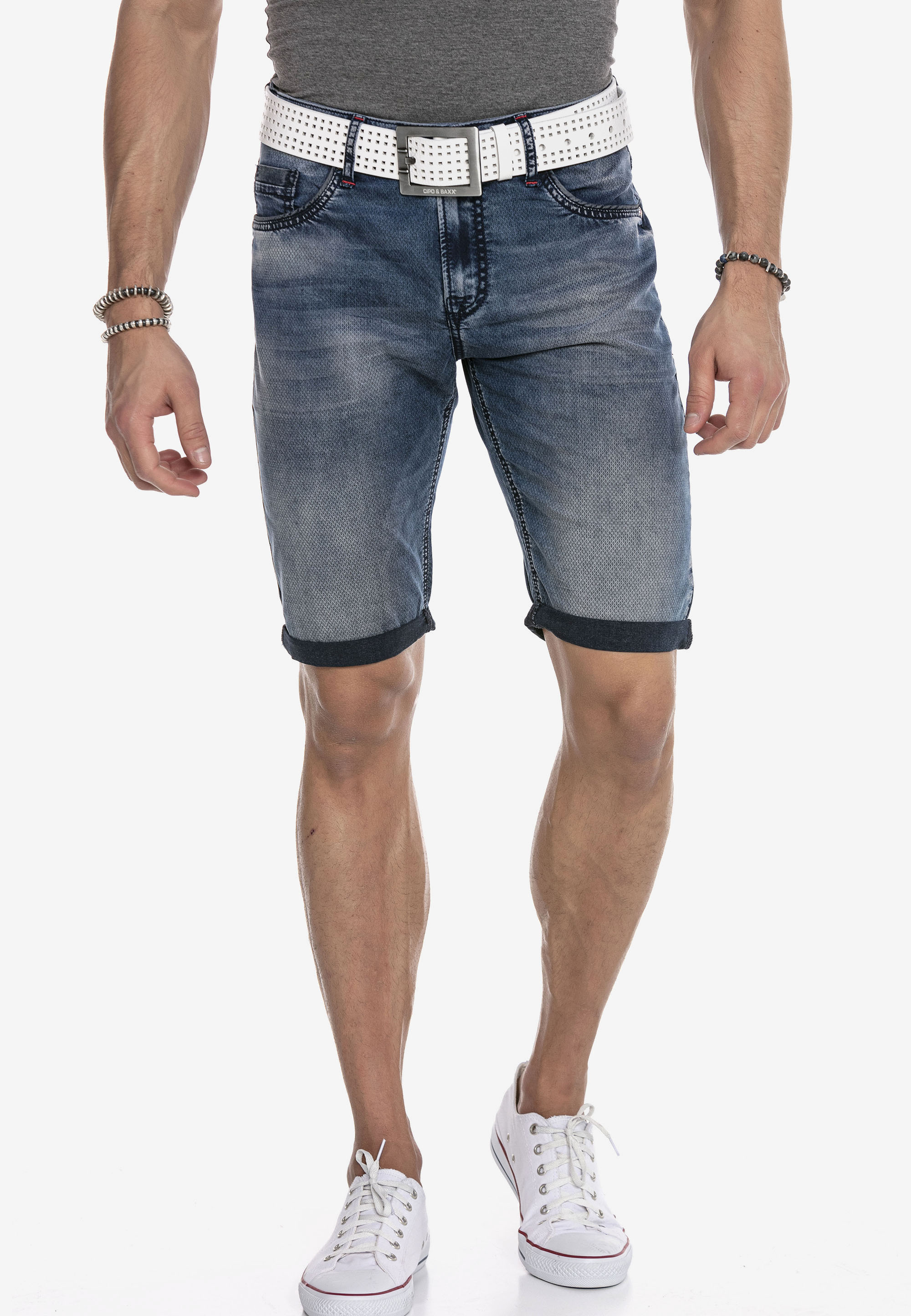 Cipo & Baxx Shorts, mit umgeschlagenem Saum