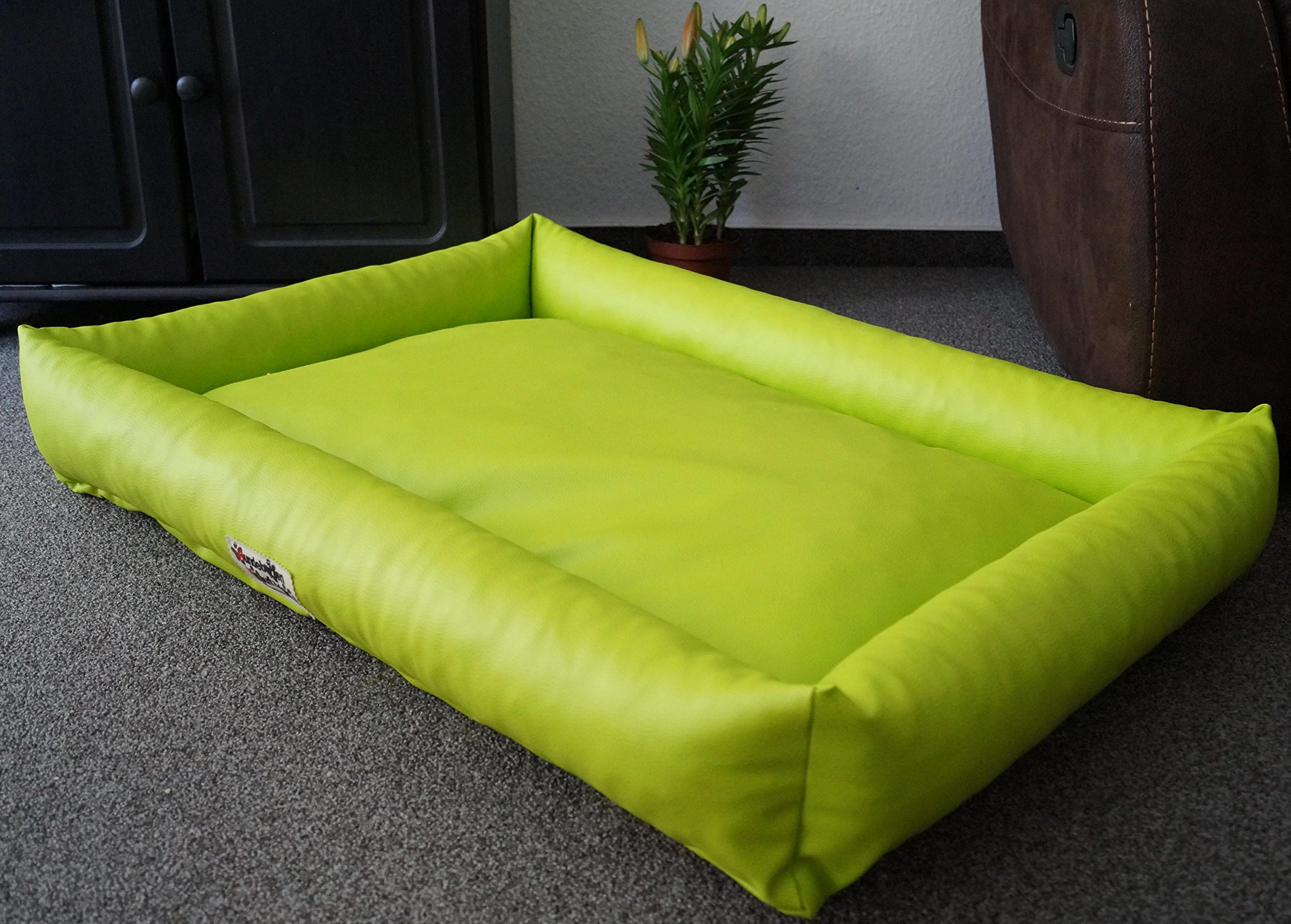 Hundebettenmanufaktur Hundebett Hundesofa Schlafplatz wendbar komplett aus Kunstleder PicoBello Farbe und Größe wählbar (110 cm X 80 cm, Limone)