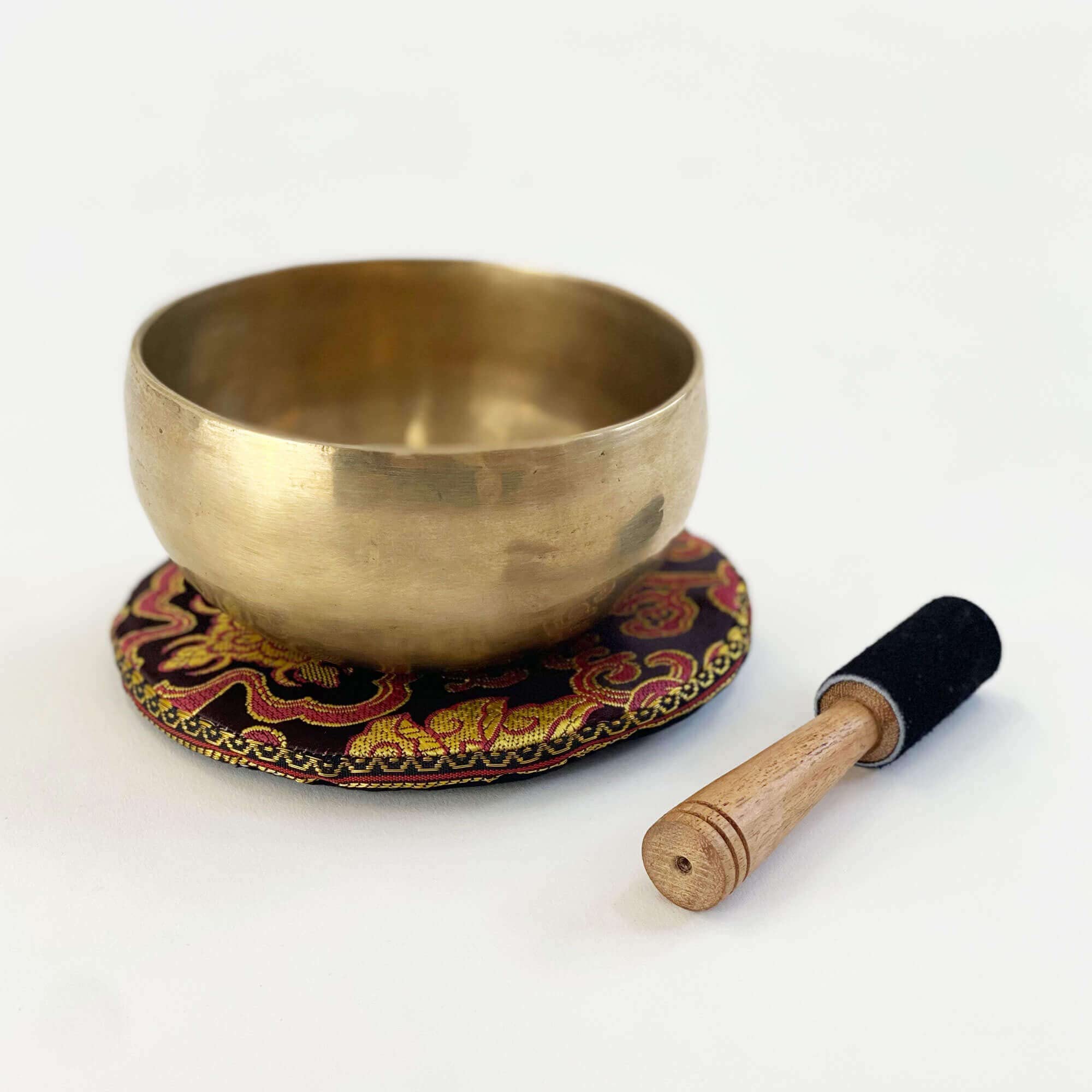 Handgefertigte tibetische Klangschale aus Indien inkl. Unterlage & Holzklöppel | Singing Bowl Ø 13cm | Klangtherapie, Meditation, Achtsamkeit, Entspannung