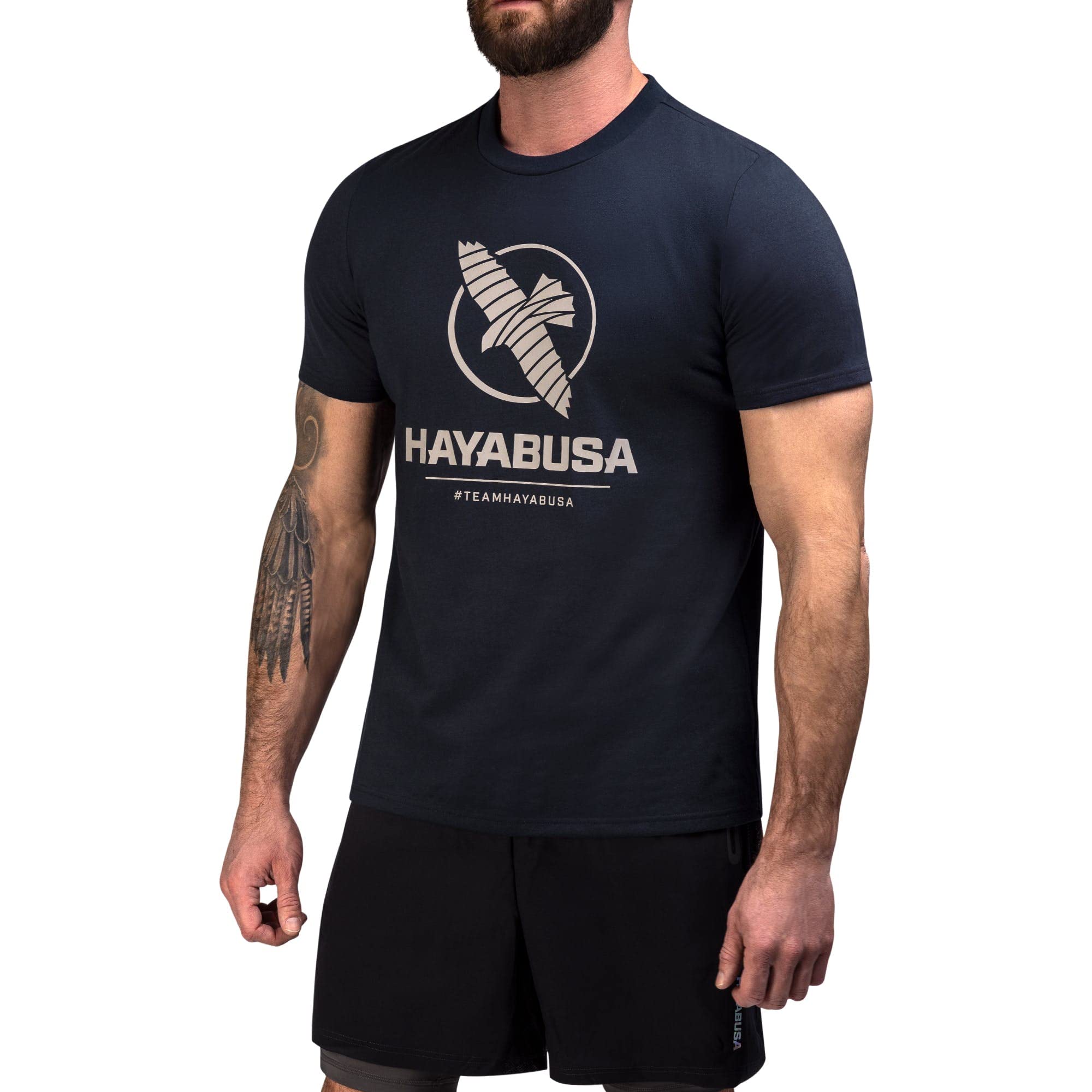 Hayabusa Herren VIP T-Shirt - Logo Graphic, Baumwollmischung, athletischer Schnitt, Mitternacht/Ausflug, einfarbig (Midnight//Getaway Solids), Klein