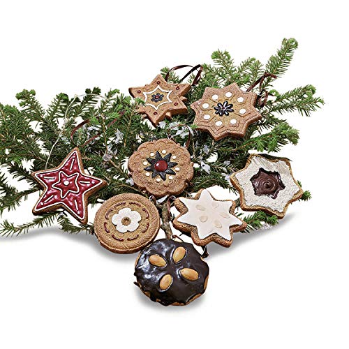 Loberon Anhänger 8er Set Cibla, Weihnachtsdeko, Polyresin, Polyester, H/B/T ca. 8.4/8 / 1 cm, bunt, bunt