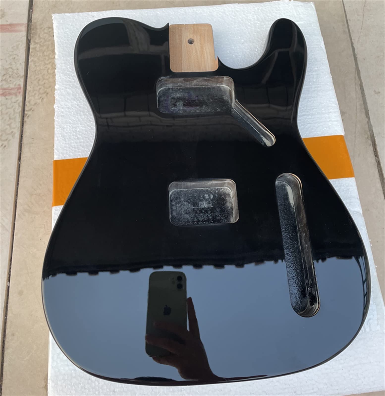 ALFAAL Gitarrenkörper Handgemachte ERL Holz Schwarz Für Tl. Stil E-Gitarrenkörper DIY. Gitarre-Teil-Accessoire. Gitarrenkörper