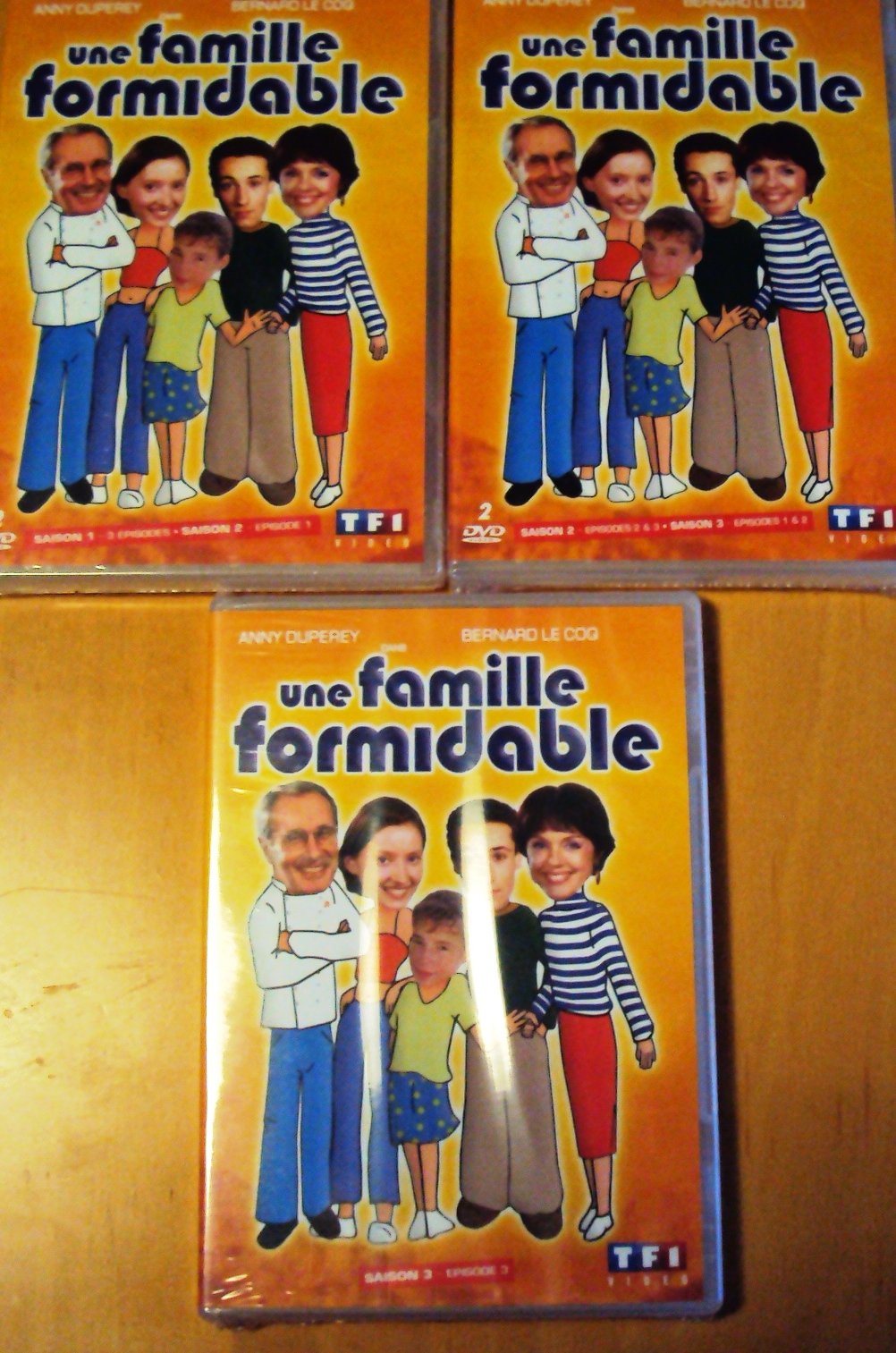 Une famille formidable : L'Intégrale des Saison 1 à 3 - Coffret 5 DVD [FR Import]