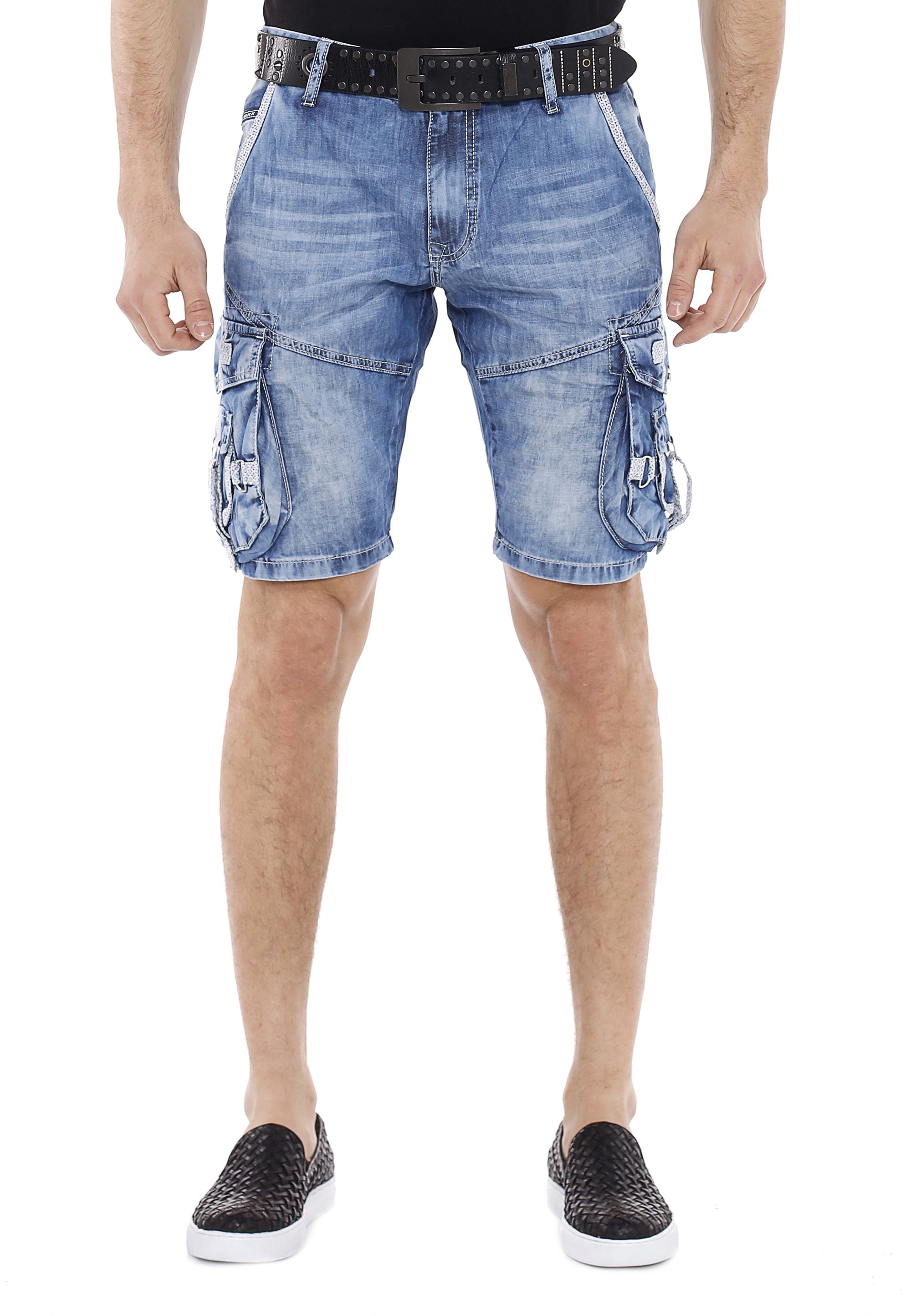 Cipo & Baxx Shorts, mit schicken Cargotaschen