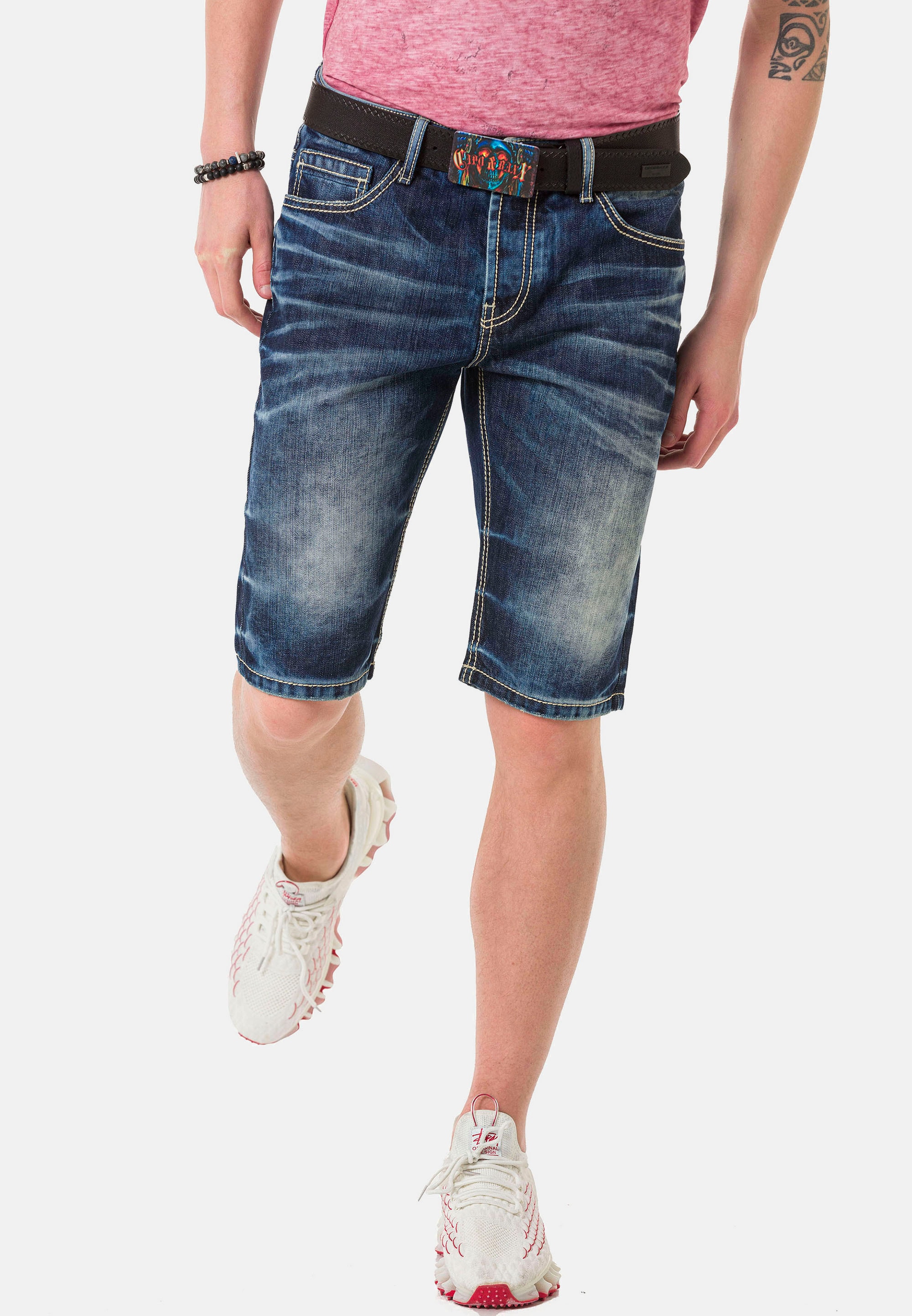 Cipo & Baxx Shorts, mit trendiger Used-Waschung