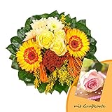 Dominik Blumen und Pflanzen, Blumenstrauß "Sonnenschein" mit gelben Rosen, Chrysantheme, Gerbera, Goldrute und Fetthenne und Grußkarte "Rosen"