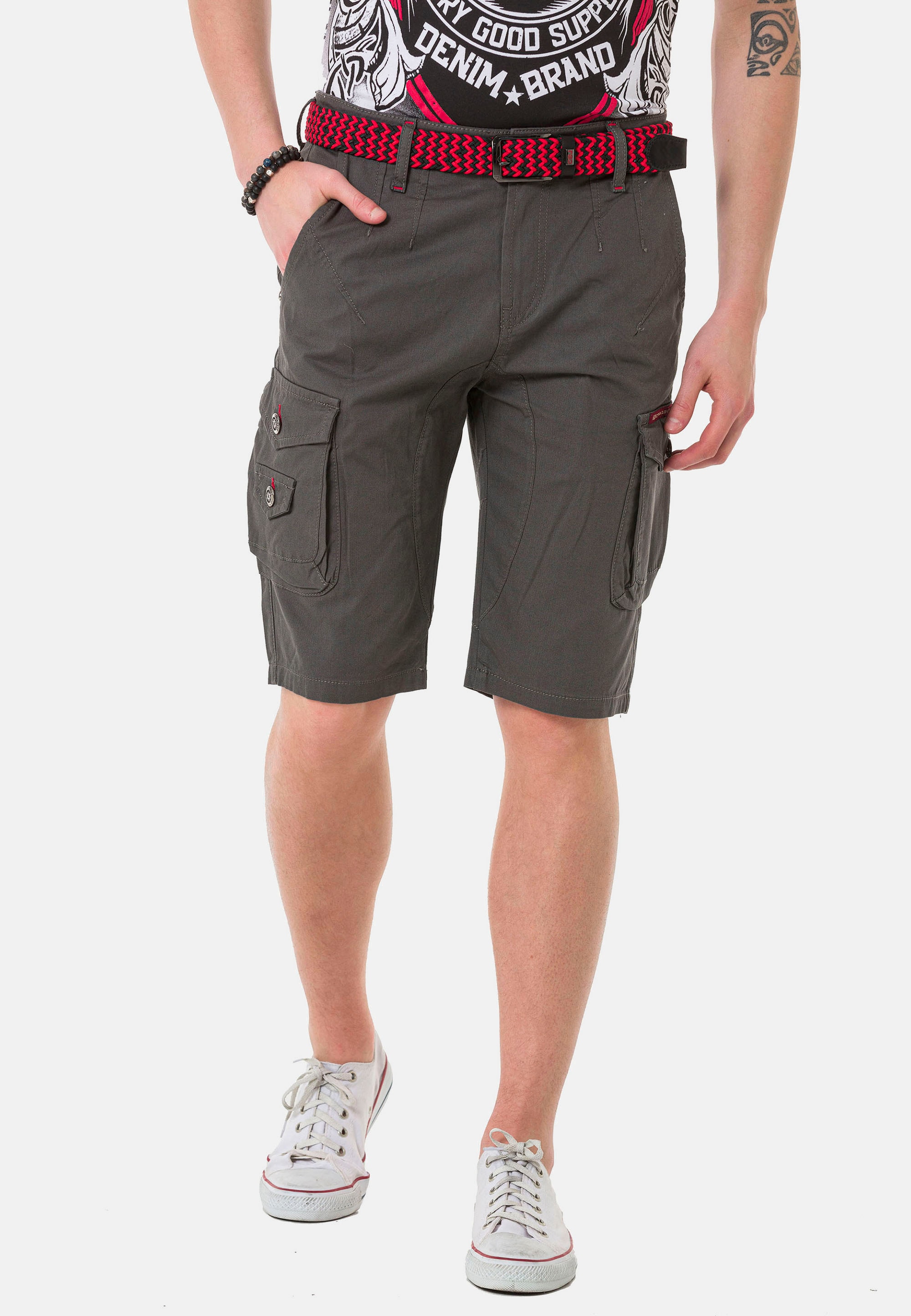 Cipo & Baxx Shorts, mit praktischen Cargotaschen