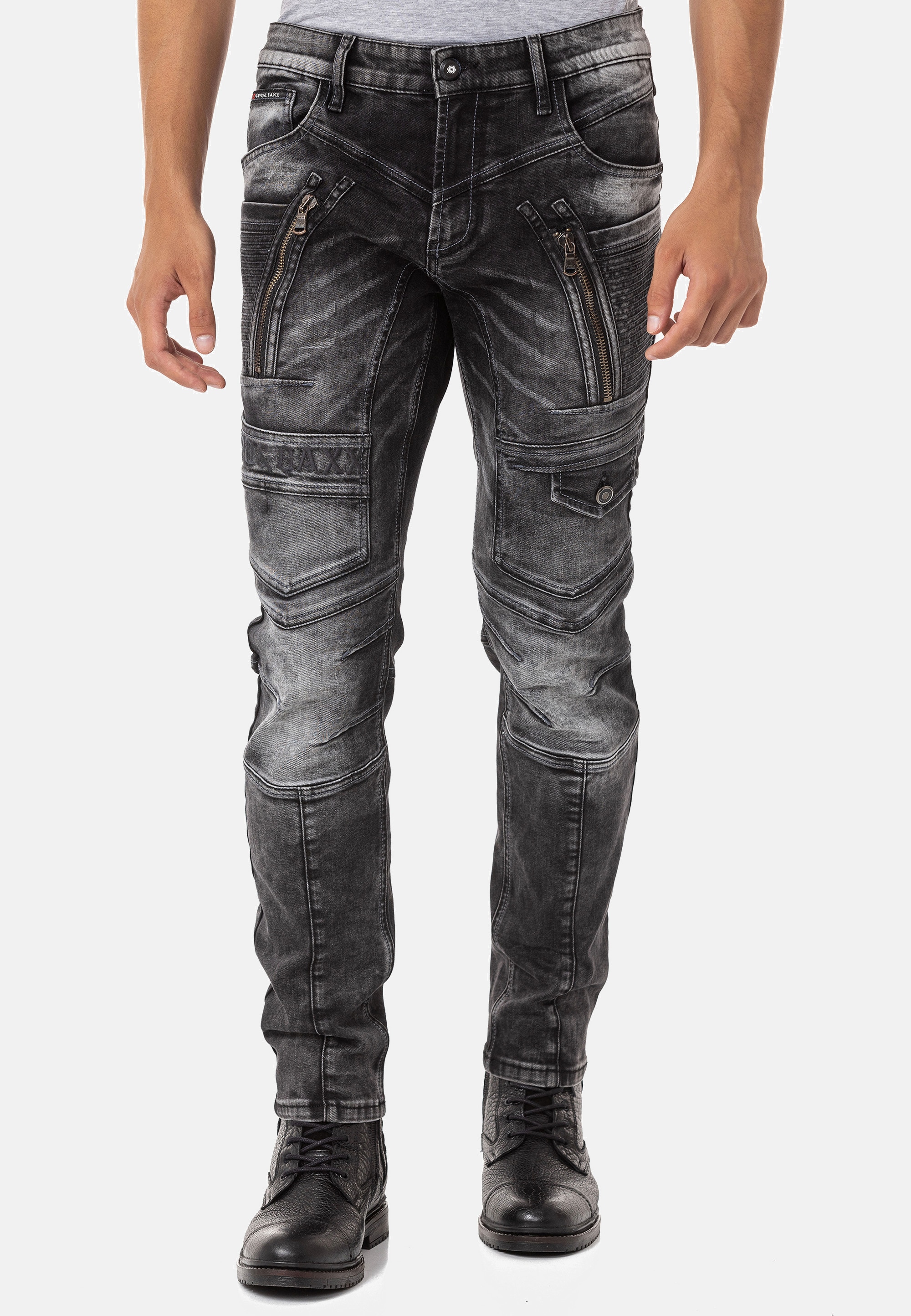 Cipo & Baxx Straight-Jeans, in extravagantem Look