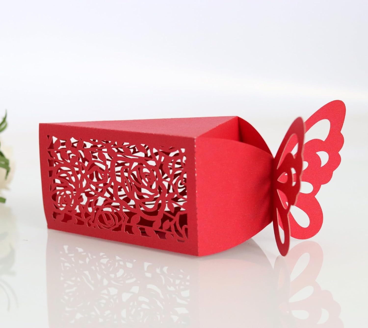 Box für Geschenke, Süßigkeiten-Box, Rosen-Geschenkboxen for Süßigkeiten, dreieckige Papierverpackungsbox (Farbe: Rot, Größe: 100 Stück_5 x 5,5 x 9 cm) (Farbe: Rot, Größe: 100 Stück-5 x 5,5 x 9 cm (Far