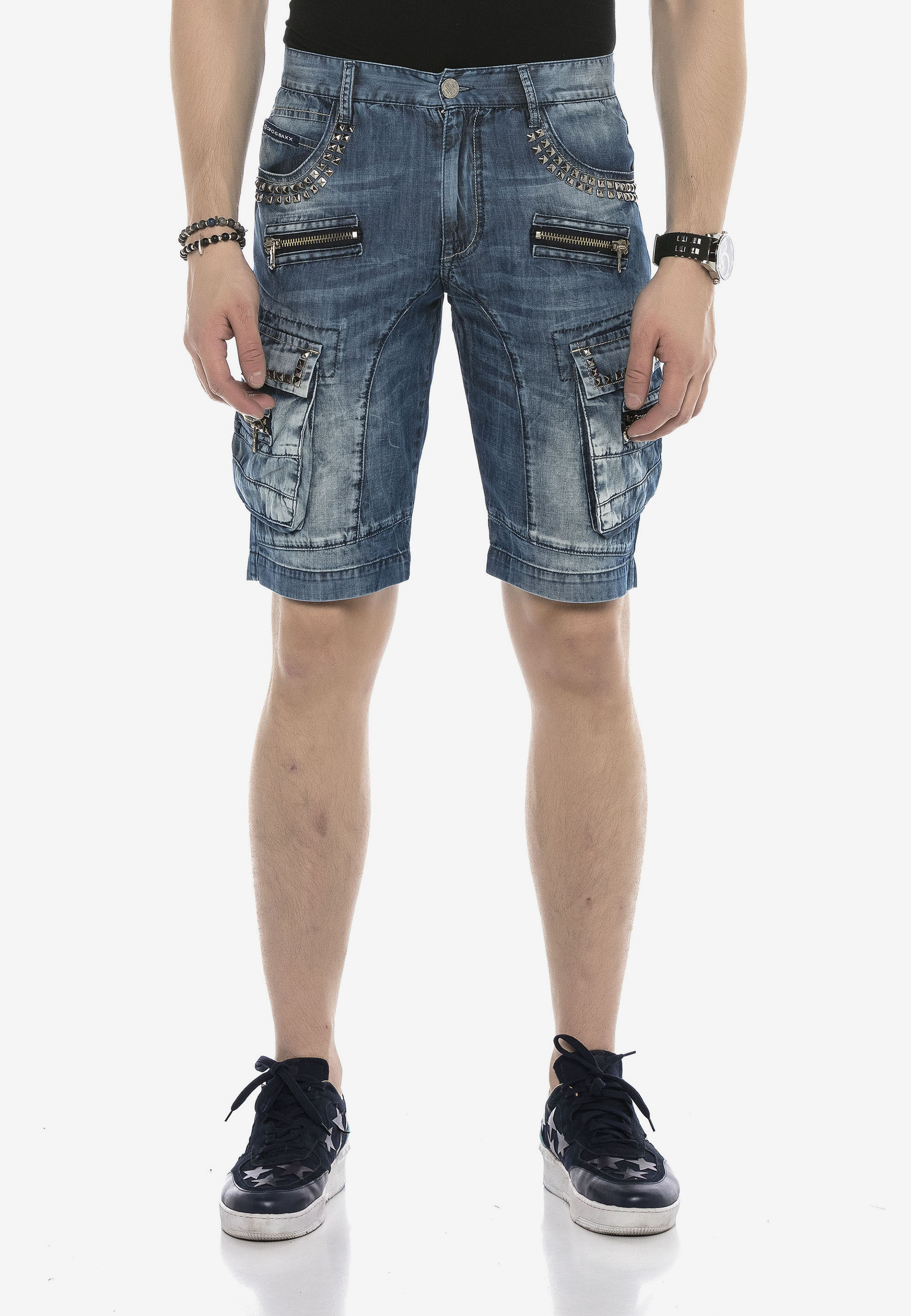 Cipo & Baxx Shorts, mit Nieten und Cargotaschen