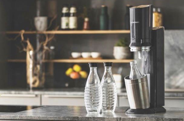 SodaStream Wassersprudler ""Crystal" Mega-Bundle", (7 tlg.), Wassersprudler, CO2-Zyl., Glaskaraffen, Abtropfhalter, Flaschenbürste 2