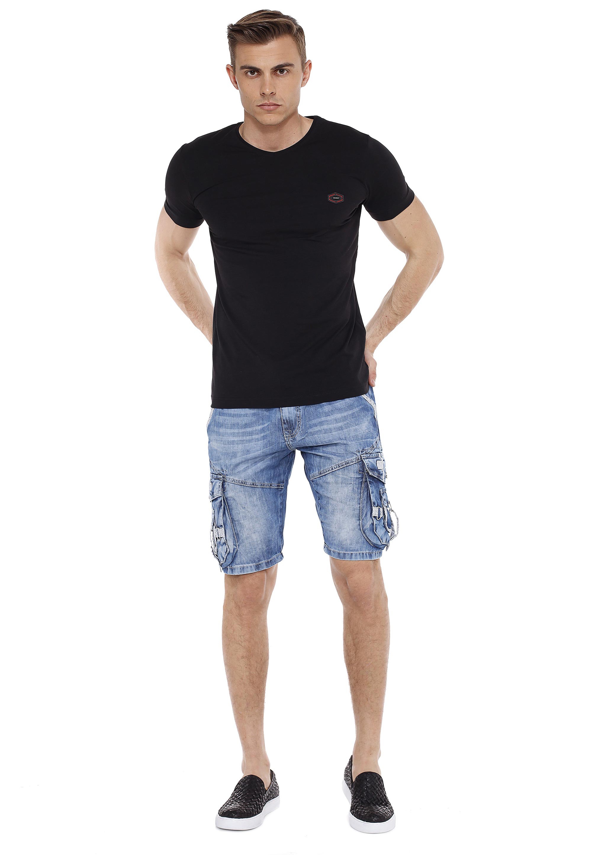 Cipo & Baxx Shorts, mit schicken Cargotaschen 3