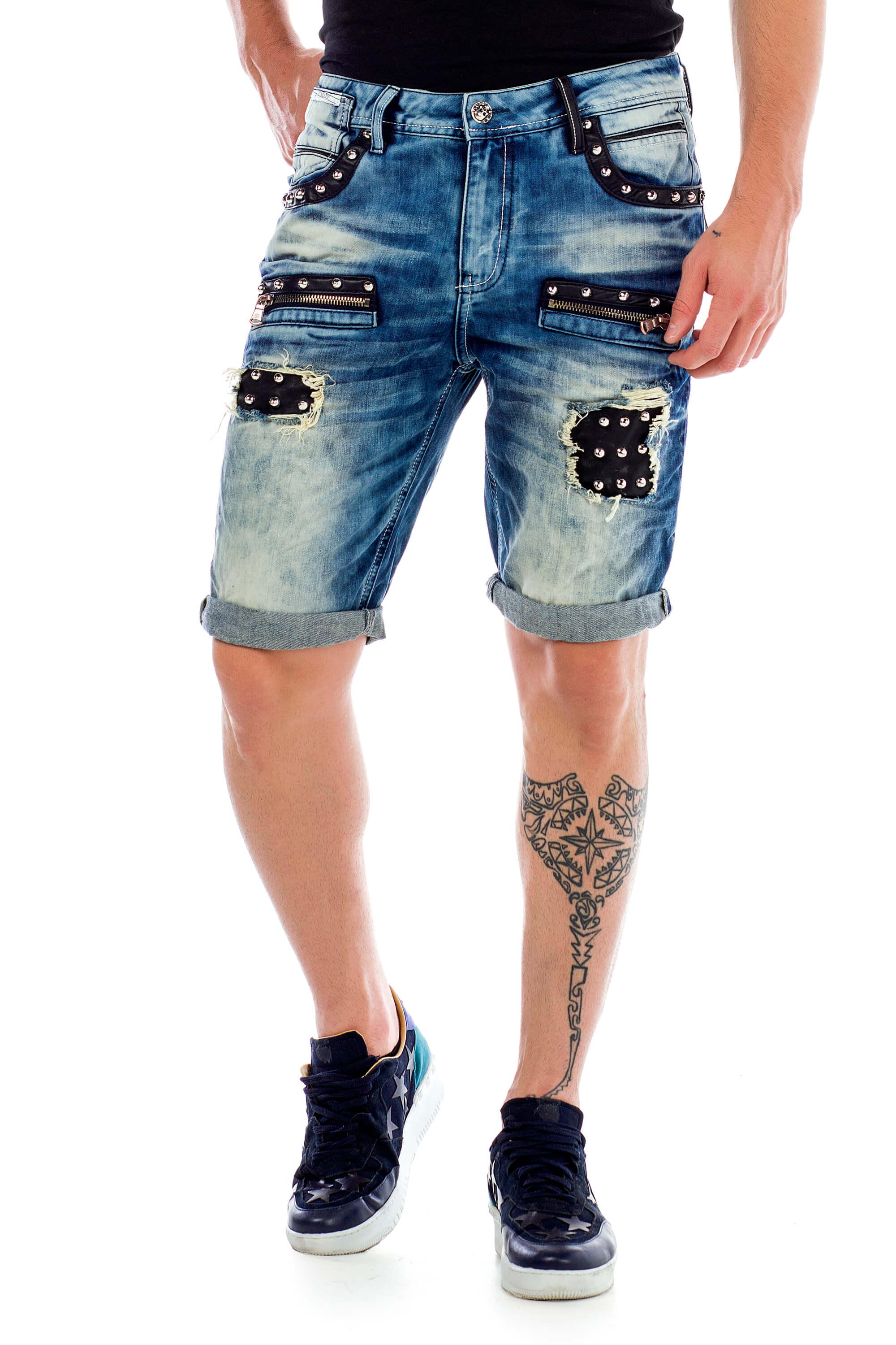 Cipo & Baxx Shorts, mit stylischer Nietenverzierung