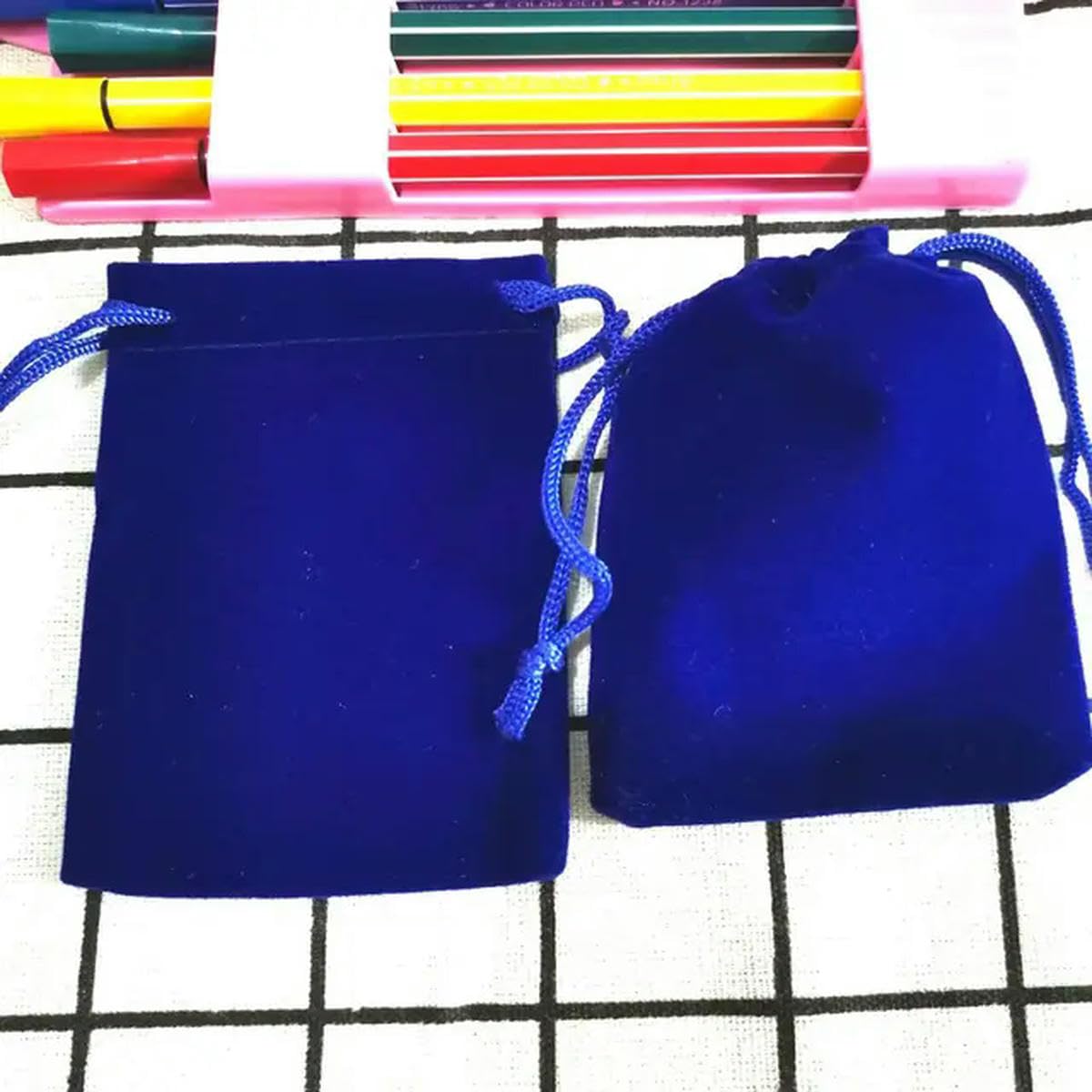 100 Stück/Los 5 x 7, 7 x 9, 9 x 12, 10 x 16 cm, bunte Samt-Geschenktüten und kleine Beutel, Schmuckverpackungsbeutel, Samt-Verpackungsbeutel mit Kordelzug, Königsblau, 5 x 7 cm