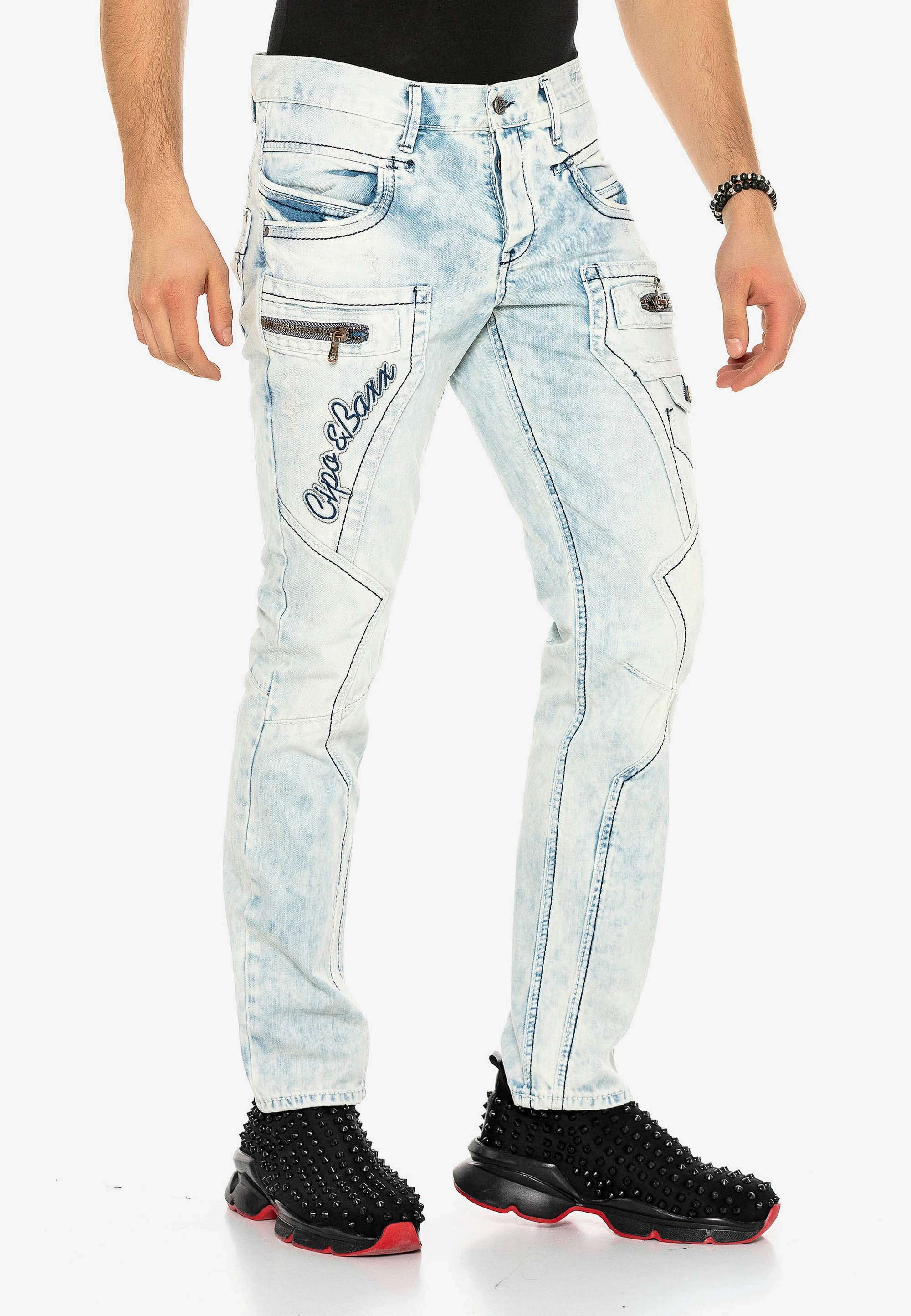 Cipo & Baxx Bequeme Jeans, mit bestickten Nähten in Straight Fit 3