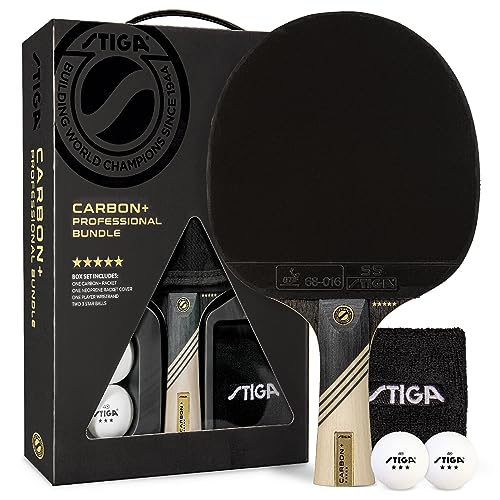 STIGA Carbon+ Bundle Tischtennisschläger-Set - 7-lagige, extra leichte Karbonfaser-Klinge - 2 mm Premium-Schwamm - konkaver Pro-Griff - 2 3-Sterne-Turnierbälle - Neopren-Schlägerhülle - Spielerarmband