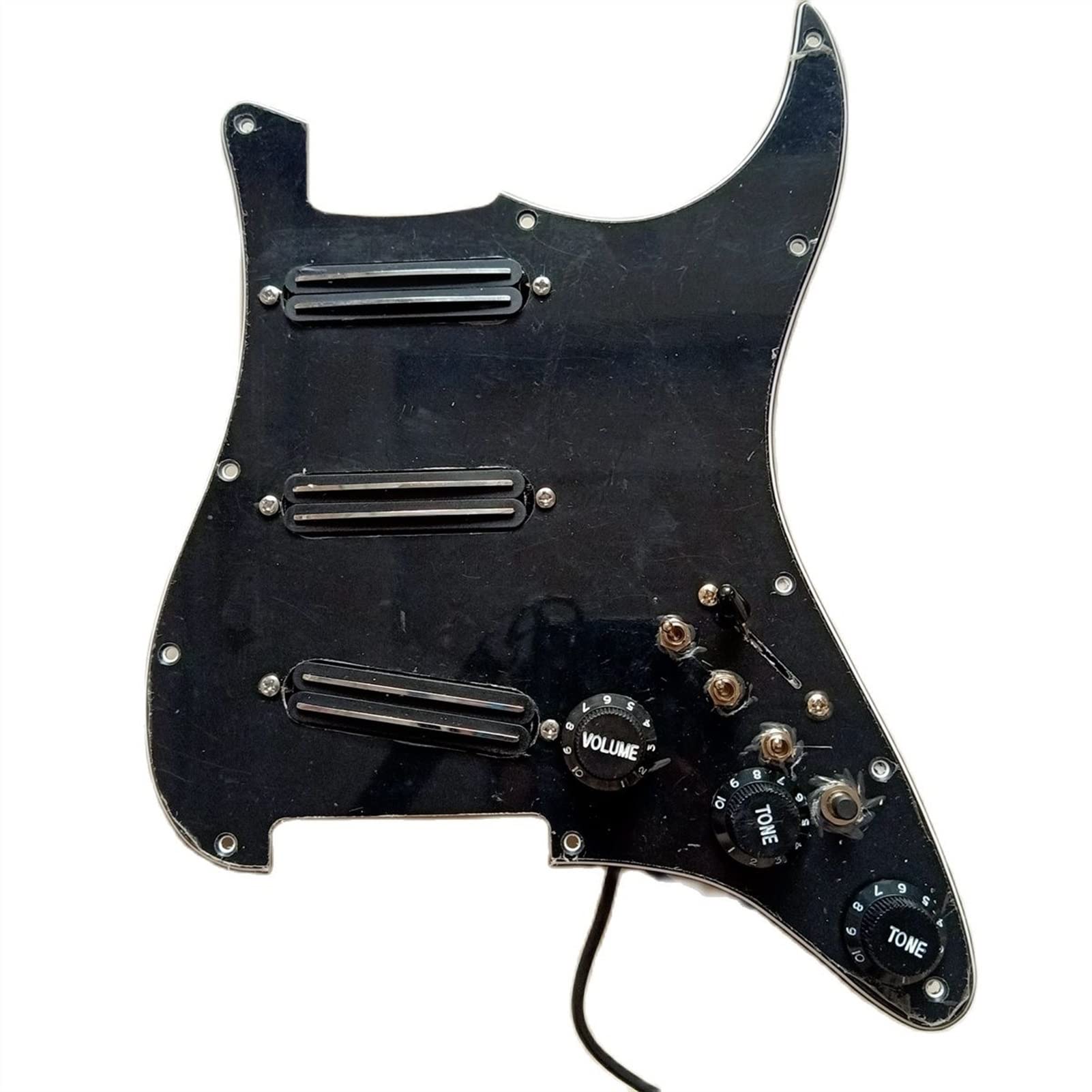 Geladenes Gitarren-Pickguard Prewrired Black Pickguard. SSS. Schwarze Single-Spule-Pickups 3 Single Cut 20 Ton-Funktion Kabelbaum