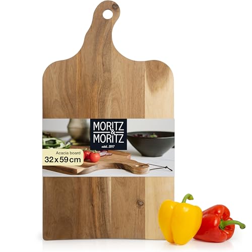 Moritz & Moritz Schneidebrett Holz mit Griff Extra Groß - 59x32x2 cm - Antibakterielles Akazie Käsebrett für stilvolles Servieren und Zubereiten von Speisen u.v.m.