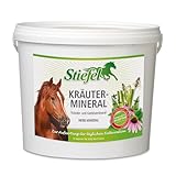 Stiefel Kräuter-Mineral für Pferde, hochwertiges Mineralfutter auf Kräuterbasis, optimal Zusammensetzung aus Kräutern, Möhrenflocken, Vitaminen & organischen Spurenelementen, 2,5kg