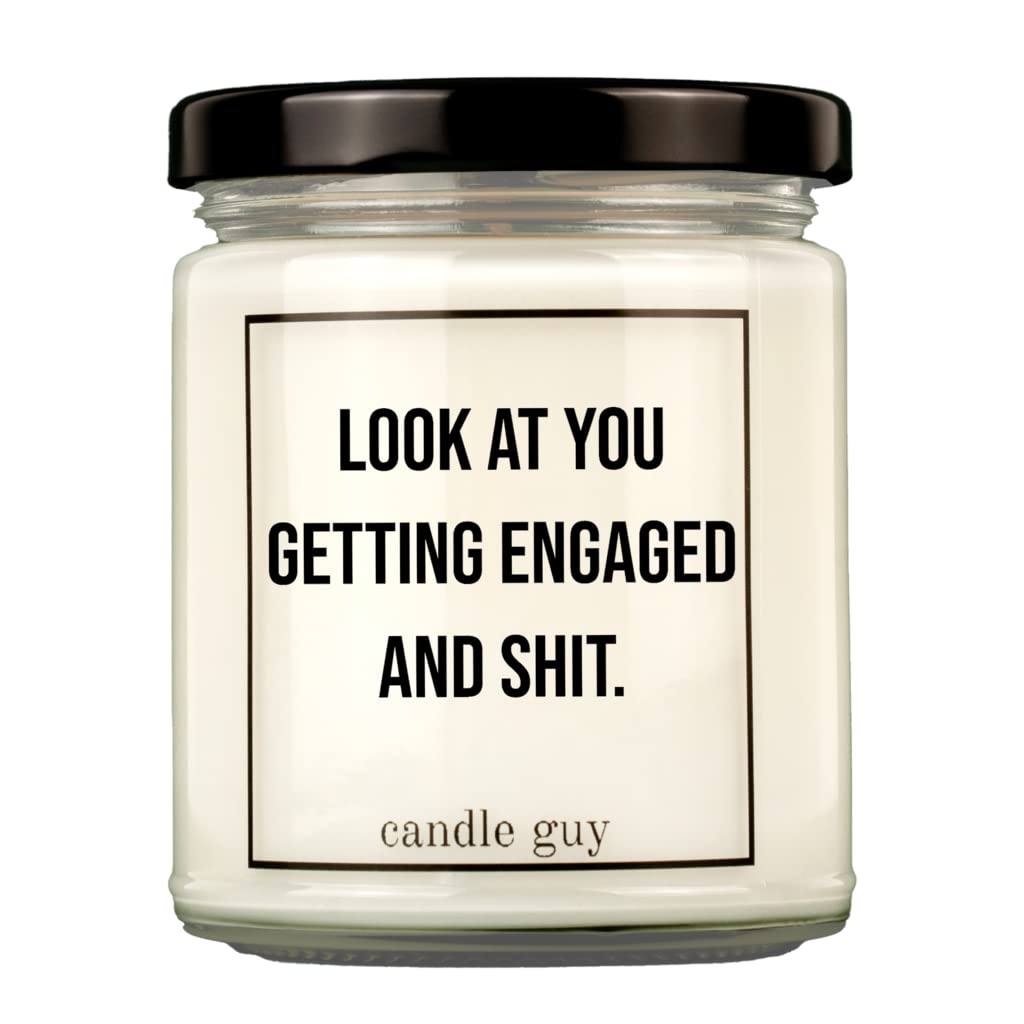 candle guy Duftkerze | Look at you getting engaged and shit. | Handgemacht aus 100% Sojawachs | 70 Stunden Brenndauer